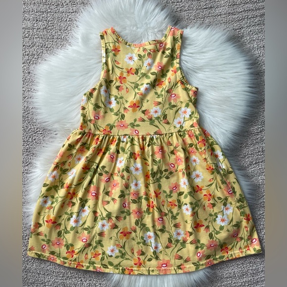 Pretty Dress 💛 - Picture 3 of 3
